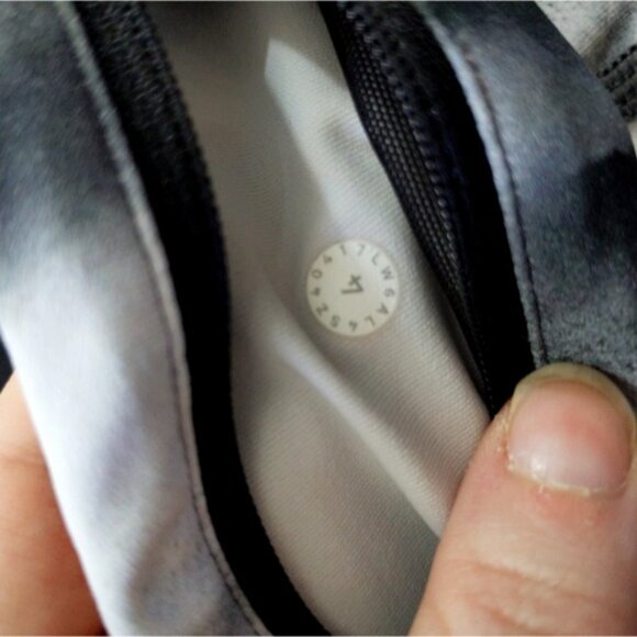 Lululemon speed up crop - Picture 8 of 8